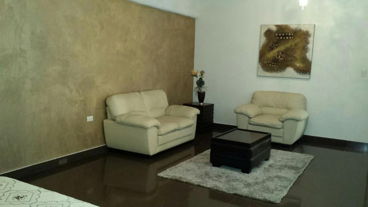 Premier Hotel Suites ซิวดัด โอเบรกอน ภายนอก รูปภาพ