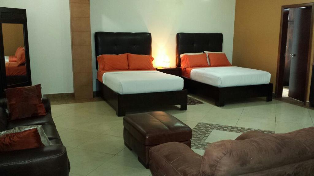 Premier Hotel Suites ซิวดัด โอเบรกอน ภายนอก รูปภาพ