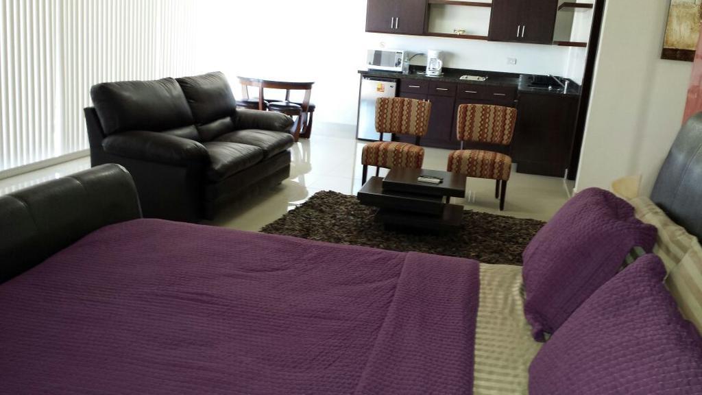 Premier Hotel Suites ซิวดัด โอเบรกอน ภายนอก รูปภาพ