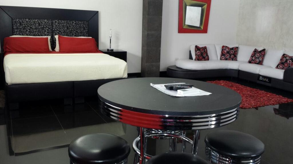 Premier Hotel Suites ซิวดัด โอเบรกอน ภายนอก รูปภาพ